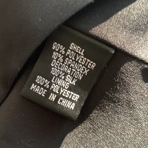 Adrienne Papell Boutique Black Velvet Jacket w/ embellishments. 100% silk lining - Picture 9 of 10